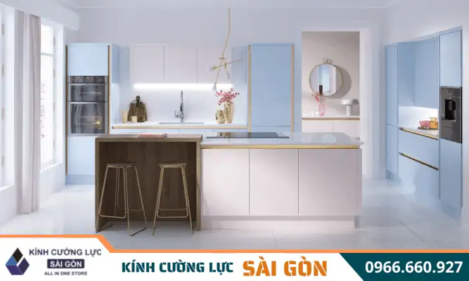 Ưu điểm của kính màu ốp bếp