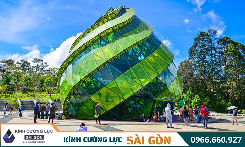 du an kien truc noi bat su dung vach kinh cuong luc 2 Nụ hoa Atiso khổng lồ tại Đà Lạt được thi công hoàn toàn bằng kính cường lực chất lượng cao